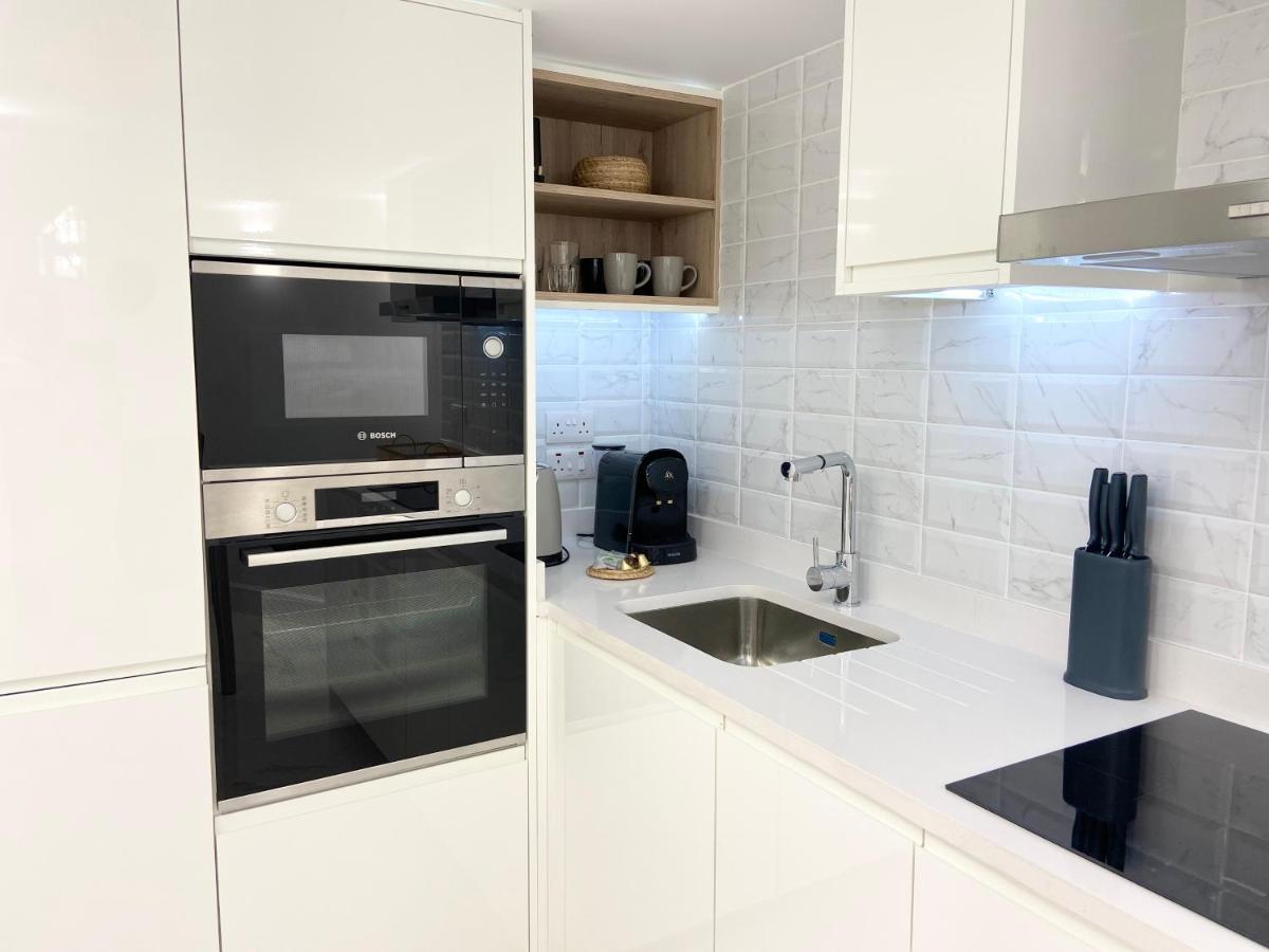 Unique Waterfront Duplex On The Mediterranean - Caleta, Catalan Bay Гибралтар Екстериор снимка
