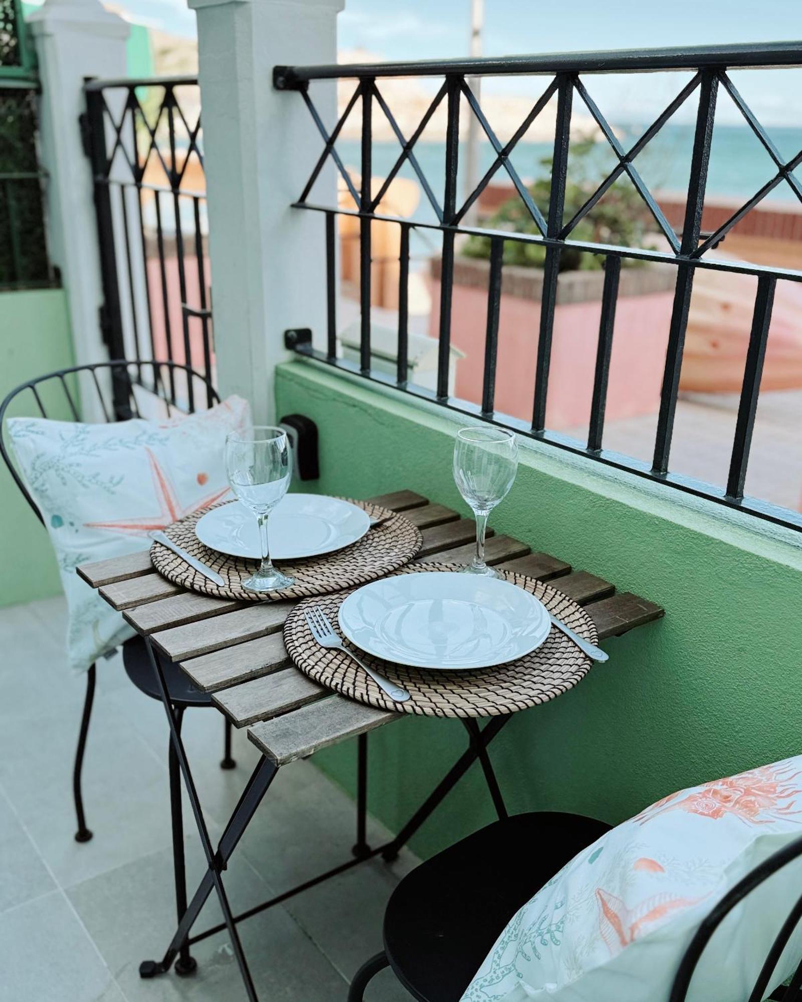 Unique Waterfront Duplex On The Mediterranean - Caleta, Catalan Bay Гибралтар Екстериор снимка