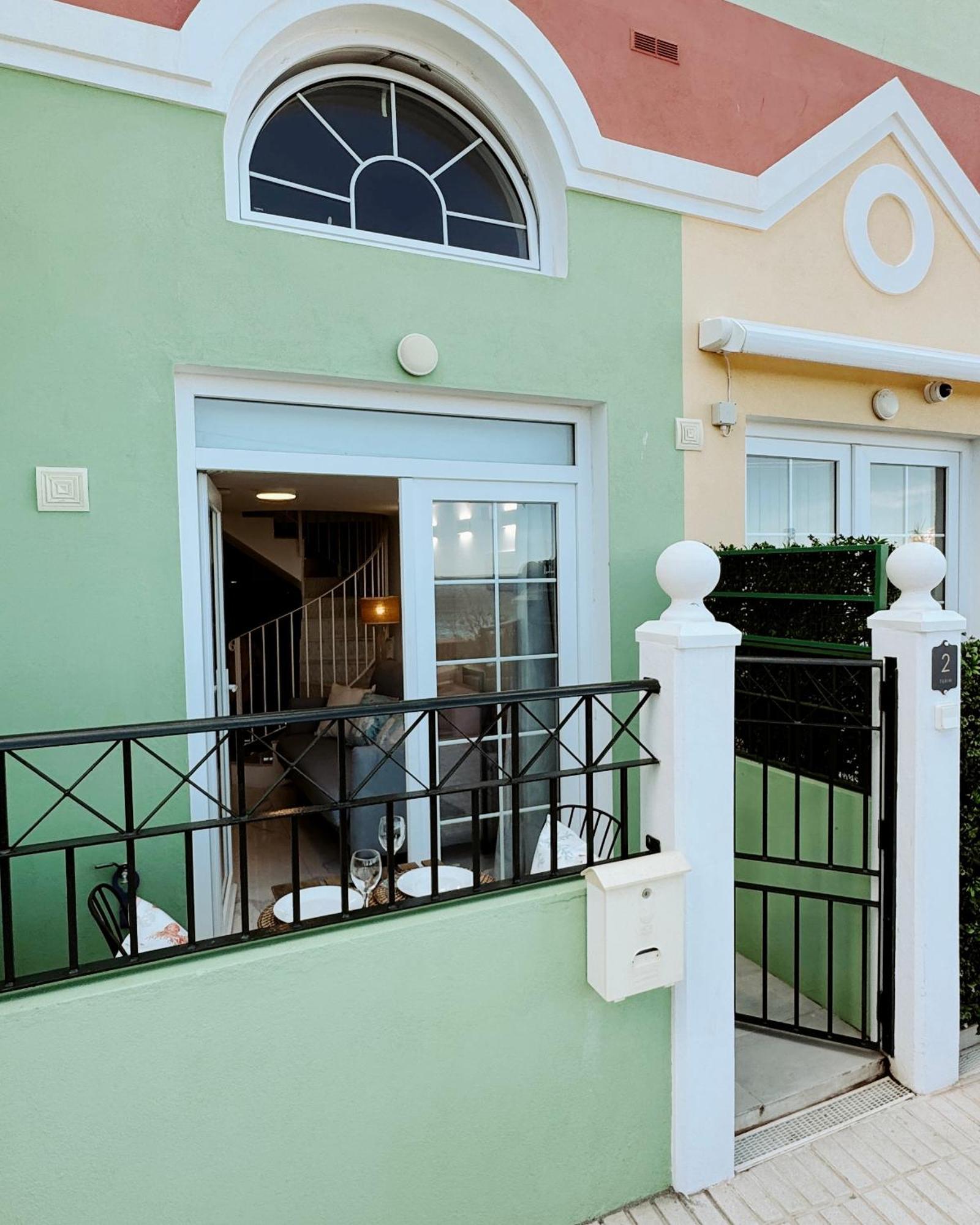 Unique Waterfront Duplex On The Mediterranean - Caleta, Catalan Bay Гибралтар Екстериор снимка